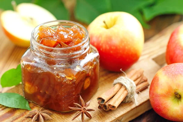 Baharat ile elma reçeli