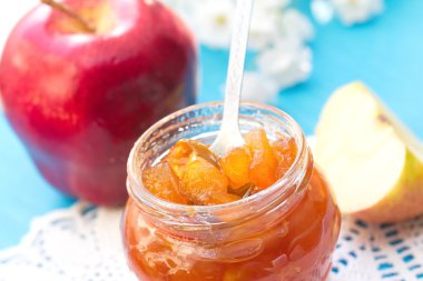 elma reçel ve taze elma