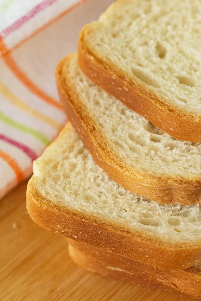 Pão branco fatiado — Fotografia de Stock