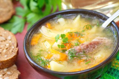 Et ve sebzeli çorba.