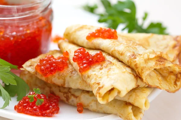 Panqueques con caviar rojo — Foto de Stock