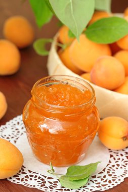 taze kayısı ve kayısı reçeli