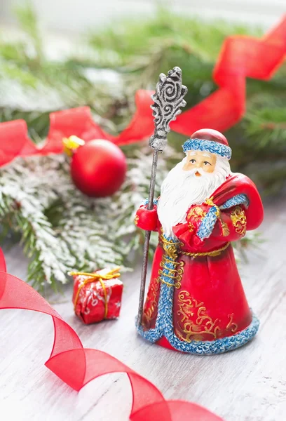 Kartu pos Natal dengan Bapa Frosty dan dekorasi Natal — Stok Foto