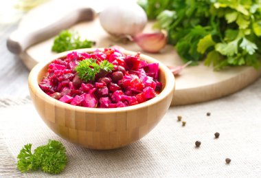 Pancar salatası salata ahşap kase