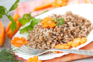 sebzeli buğday lapası