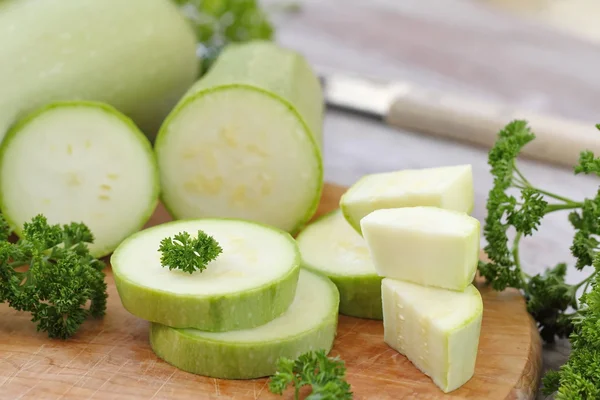 Tutano vegetal fresco e outros vegetais para cozinhar — Fotografia de Stock