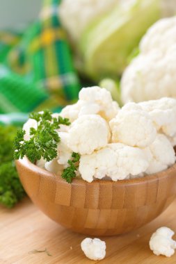 Yemek pişirmek için hazırlanan taze karnabahar