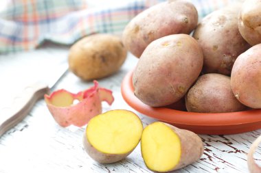 Masada çiğ patates