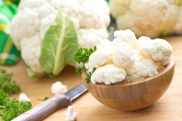 Frischer Blumenkohl zum Kochen zubereitet — Stockfoto