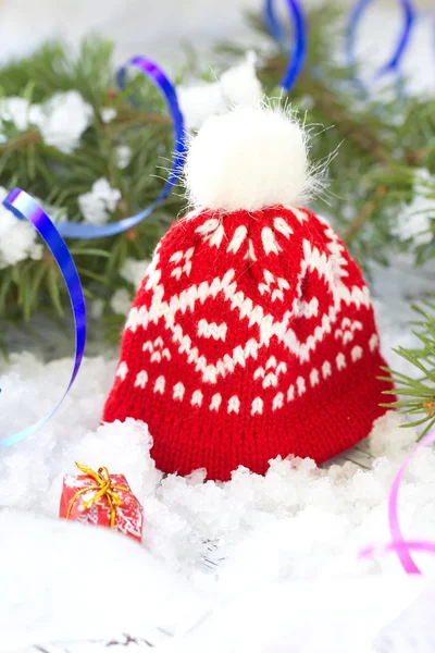 Weihnachtsdekoration mit Weihnachtsmann-Hut — Stockfoto