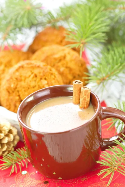 Kaffe och jul cookies — Stockfoto