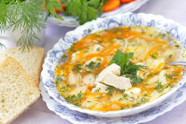 Курячий суп з овочами — стокове фото