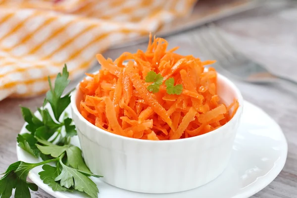 Insalata con carota e olio — Foto Stock