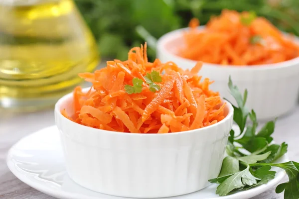 Salát s mrkví a olejem — Stock fotografie