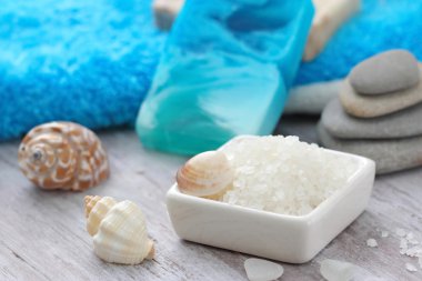 Tuz ve sabun ile deniz mineralleri