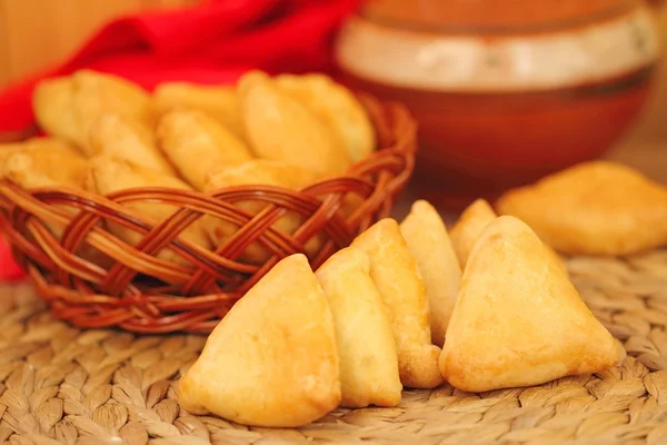 Hausgemachte Pasteten mit Füllung — Stockfoto