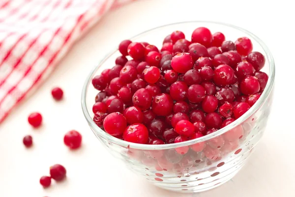 Cranberry congelado em uma tigela — Fotografia de Stock