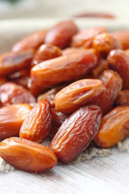 Kuru meyve. Datteln yığını.