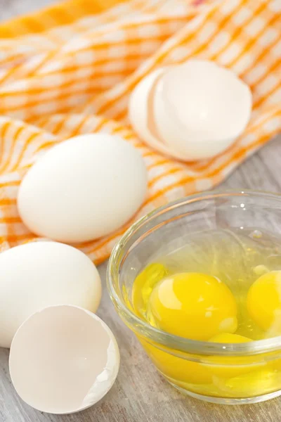 Essen zubereiten. rohe Hühnereier. — Stockfoto