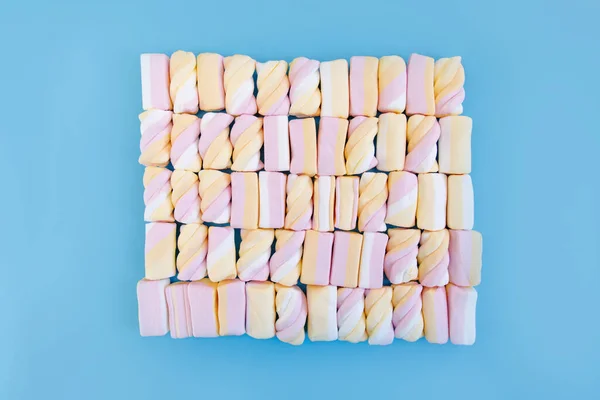 Πολύχρωμο Φόντο Marshmallows Χώρο Αντίγραφο Στο Πάνω Μέρος Κοντινό Πλάνο — Φωτογραφία Αρχείου