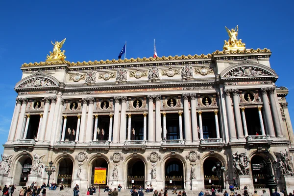 Außenseite von opera garnier — Stockfoto