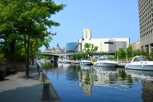 Le long du canal Rideau Images De Stock Libres De Droits