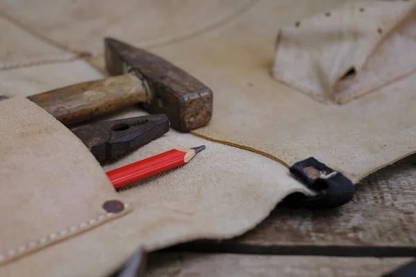 Collezione Utensili Antichi Lavorazione Del Legno Grembiule Pelle Banco Lavoro — Foto Stock