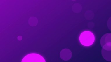 mor bokeh. Gerçek mercekle çekilip, sonra da renkli. Mükemmel bir örtüşme ya da arka plan. Soyut sevimli renkler.