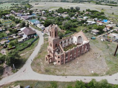 Saratov, Rusya 'daki antik Lüteriyen kilisesinin kalıntıları. Bina 1907 'de Volga bölgesindeki Almanlar tarafından inşa edildi. Devrimde komünist vandallar tarafından yıkıldı..