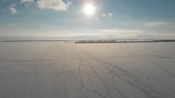 Volga Gelée Par Une Journée Hiver Claire Les Gens Marchent — Video