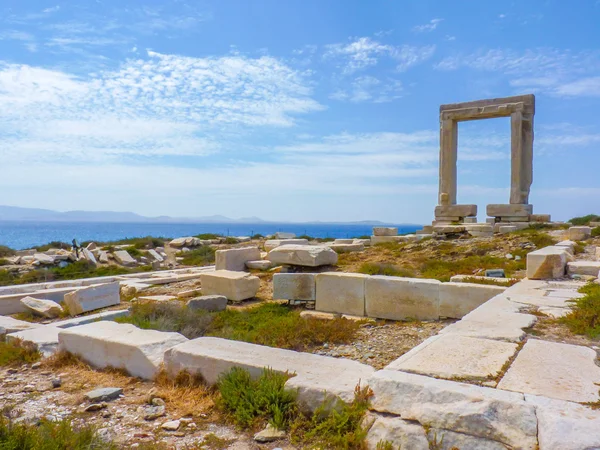 Portara - のデロスのアポロの古代神殿の遺跡 — ストック写真