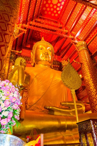 Statua di buddha dorata — Foto Stock