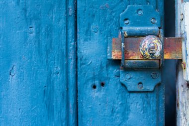 paslı eski kilit