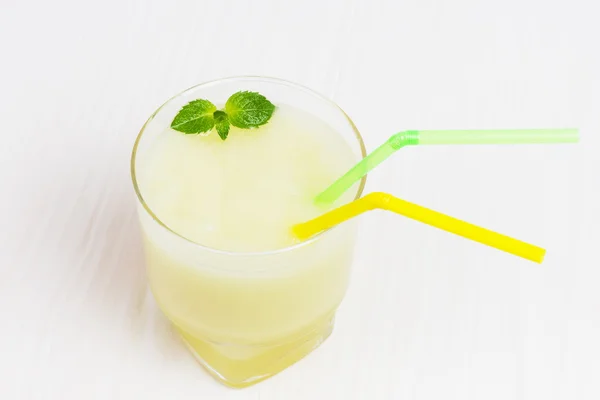 Délicieux cocktail smoothie melon à la menthe — Photo