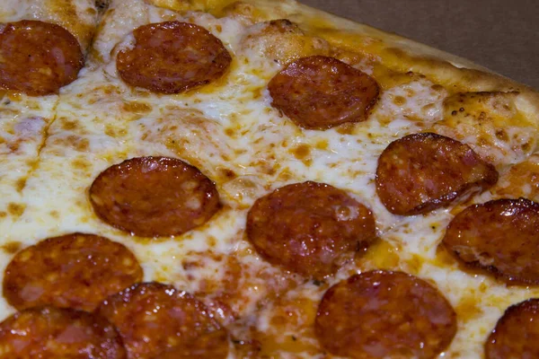 Pizza Pepperoni Maison Chaude Prête Manger Gros Plan — Photo