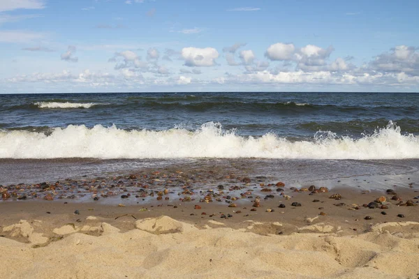 Ondas Marinhas Rochas Costa Arenosa Férias Mar Maré Alta — Fotografia de Stock