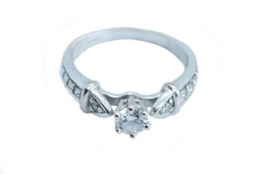 Diamond Ring düğün hediyesi izole edilmiş beyaz altın ve yuvarlak elmas, nişan