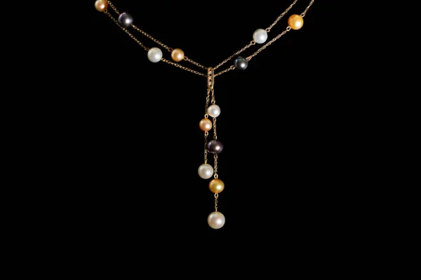 Collana Lusso Bianco Oro Perle Lilla Fondo Nero Primo Piano — Foto Stock