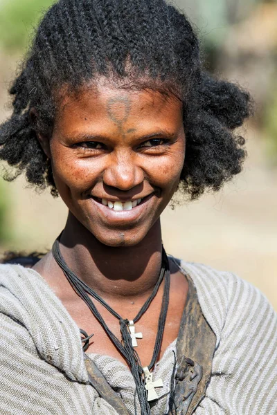 2010年 平成22年 12月14日エチオピア セカト ソコタ サコタ ソコタ とラリベラの間の小さな村の女性 — ストック写真