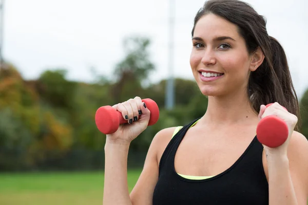 Güzel fitness kadını. — Stok fotoğraf