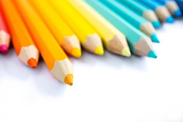 Crayon Couleur Sur Fond Couleur Blanche Découpé Comme Concept Isolant Images De Stock Libres De Droits