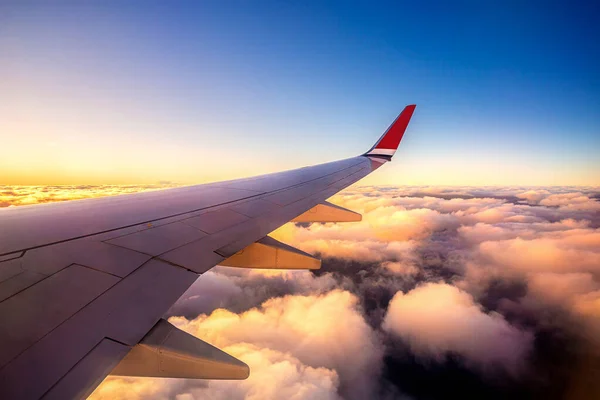 Zonsondergang Hemel Vliegtuig Vliegtuigstoel Boven Parijs Frankrijk Europa Voor Reizen Stockfoto