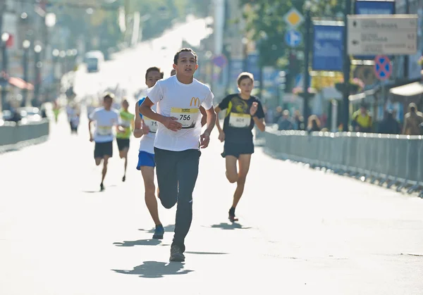 Children run on  Kyiv Half Marathon — Stock Photo, Image