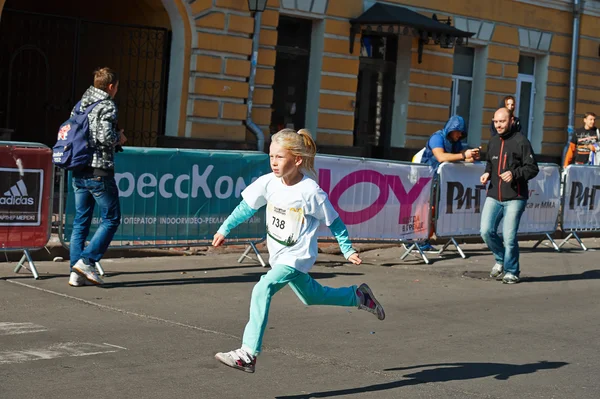 Children run on  Kyiv Half Marathon — Stock Photo, Image