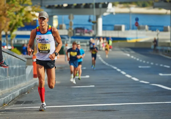 Folk løber på Kiev Half Marathon - Stock-foto