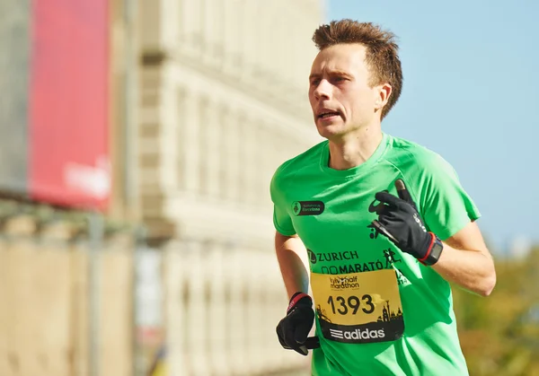 Hombre corriendo en la Media Maratón de Kiev — Foto de Stock