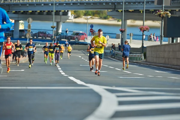 People run on Kyiv Half Marathon — Stock Photo, Image