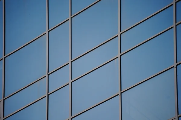 Ideal lines of  glass modern windows in office building — Stockfoto