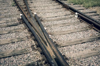 Demiryolu anahtarı ya da katılımın yakın görüntüsü 