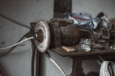 Eski model Öğütücü Tekerlek aracı kapat . 